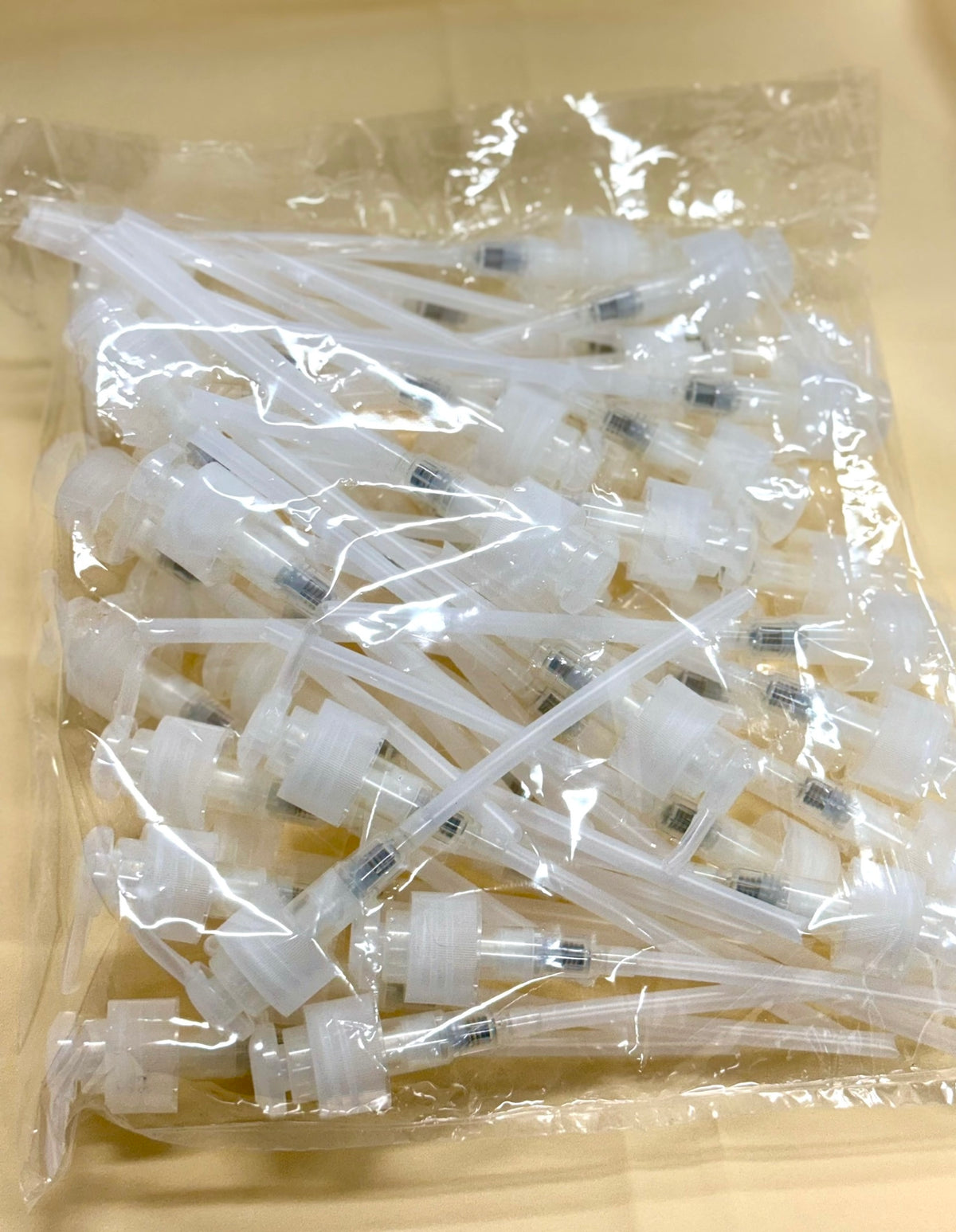 หัวปั๊มกลมล็อกหมุนได้ คอ 28mm พร้อมสาย สำหรับเจล โลชั่น ครีมเหลว