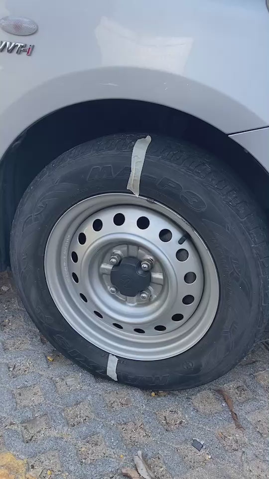 Carpro Black Tire นํ้ายาเคลือบเงายางดำ ไม่แตกลาย ป้องกันสิ่งสกปรก ยางดำเงา ติดทนนาน ใช้งายง่าย600 ml.